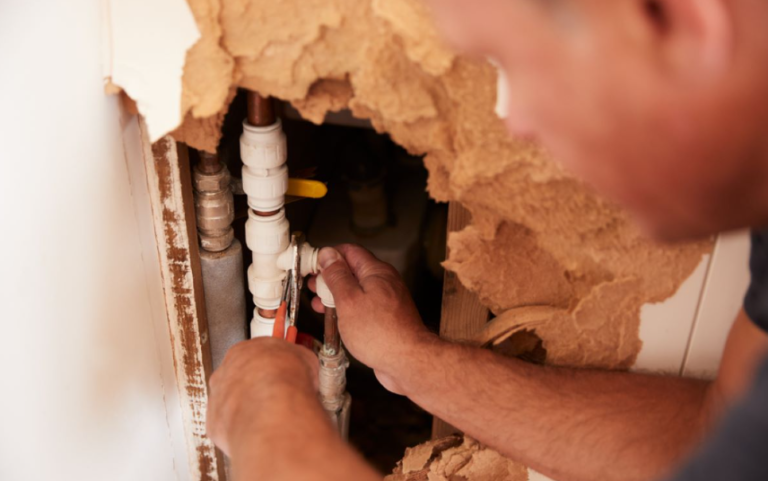 What to Do When a Pipe Bursts at Midnight in Thornton