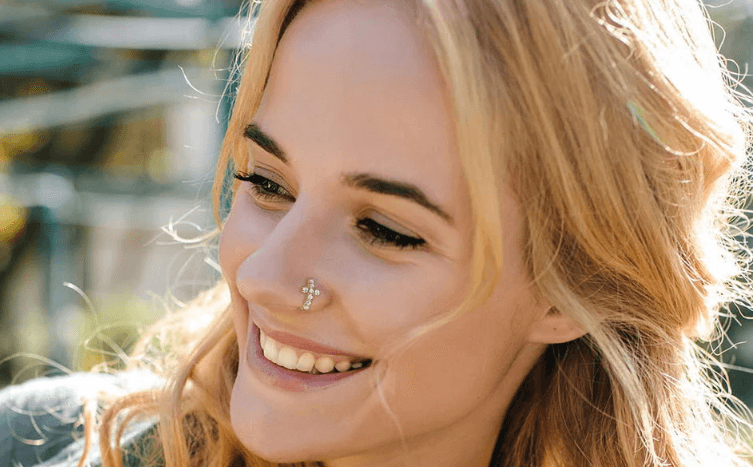 What Types of Jewellery Can You Wear in a Nose Piercing?
