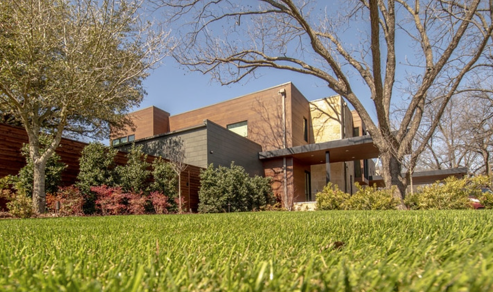 Solving Landscape Challenges: Why ForeverLawn Artificial Grass is the Best Choice for Philadelphia Suburbs